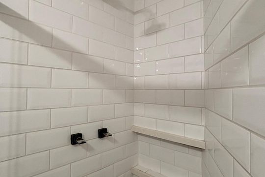 Banheiro da Suíte 2 de apartamento para alugar com 2 quartos, 84m² em Itaim Bibi, São Paulo