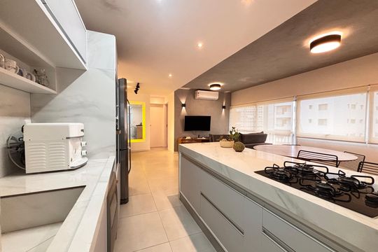Cozinha de apartamento para alugar com 2 quartos, 84m² em Itaim Bibi, São Paulo