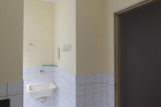Cozinha e Área de Serviço de apartamento à venda com 2 quartos, 48m² em Itapoã, Belo Horizonte