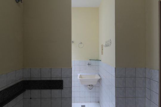 Cozinha e Área de Serviço de apartamento à venda com 2 quartos, 48m² em Itapoã, Belo Horizonte