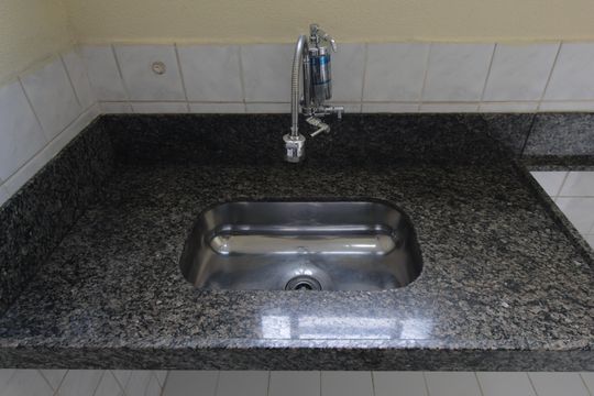 Cozinha e Área de Serviço de apartamento à venda com 2 quartos, 48m² em Itapoã, Belo Horizonte