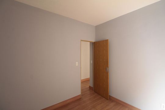Quarto 1 de apartamento à venda com 2 quartos, 48m² em Itapoã, Belo Horizonte
