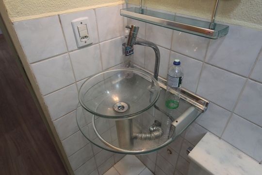 Banheiro Social de apartamento à venda com 2 quartos, 48m² em Itapoã, Belo Horizonte