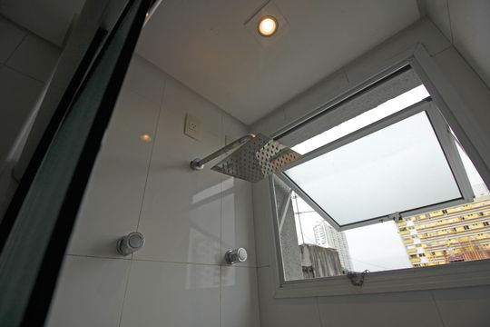 Banheiro de apartamento para alugar com 3 quartos, 150m² em Boqueirão, Santos