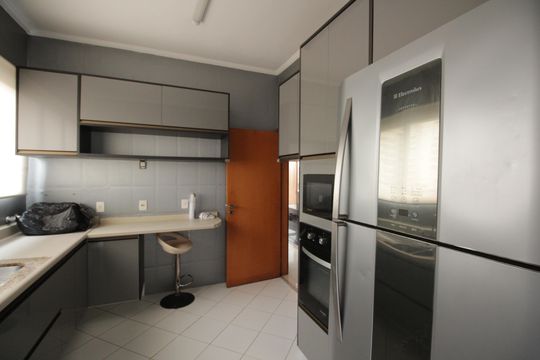 Cozinha e Área de Serviço de apartamento para alugar com 3 quartos, 150m² em Boqueirão, Santos
