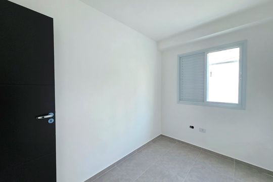 Quarto  de apartamento à venda com 2 quartos, 74m² em Parque Sao Vicente, Mauá