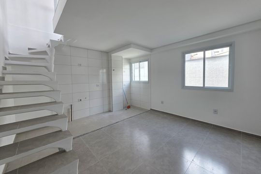 Apartamento à venda com 2 quartos, 74m² em Parque Sao Vicente, Mauá