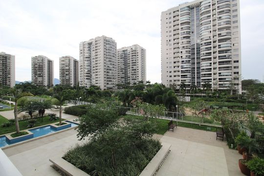 Sala - Vista de apartamento para alugar com 2 quartos, 77m² em Barra Olímpica, Rio de Janeiro