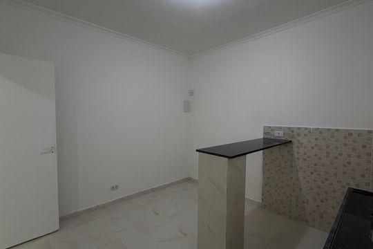 Casa para alugar com 1 quarto, 30m² em Jardim Ampermag, Carapicuíba