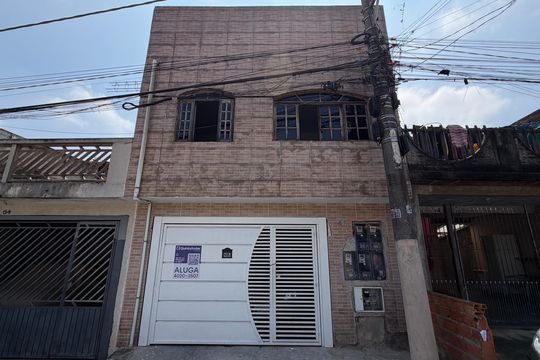 Casa para alugar com 1 quarto, 30m² em Jardim Ampermag, Carapicuíba