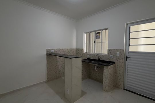 Casa para alugar com 1 quarto, 30m² em Jardim Ampermag, Carapicuíba