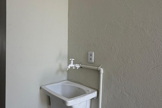 Casa para alugar com 1 quarto, 30m² em Jardim Ampermag, Carapicuíba