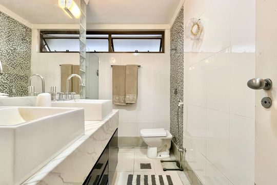 Apartamento à venda com 4 quartos, 232m² em Lourdes, Belo Horizonte