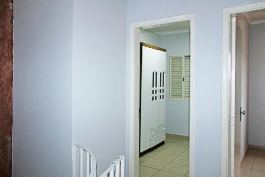 Corredor de casa para alugar com 3 quartos, 117m² em Jardim Sao Matheus, Vinhedo