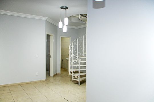 Casa para alugar com 3 quartos, 117m² em Jardim Sao Matheus, Vinhedo