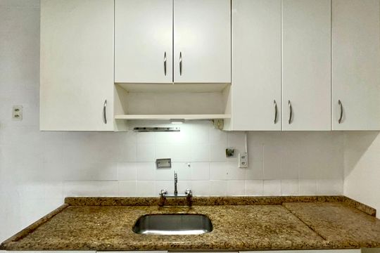Cozinha de apartamento para alugar com 3 quartos, 83m² em Paraíso, São Paulo