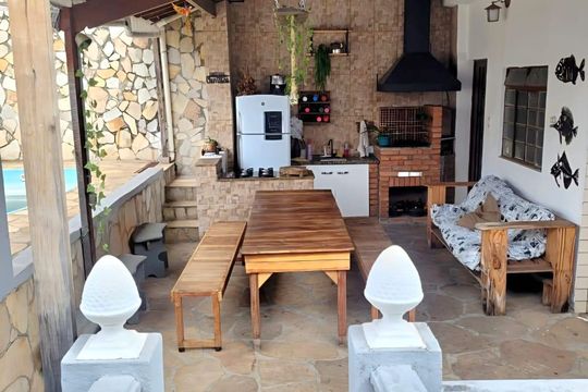 Espaço Gourmet dos fundos  de casa à venda com 4 quartos, 296m² em Alípio de Melo, Belo Horizonte