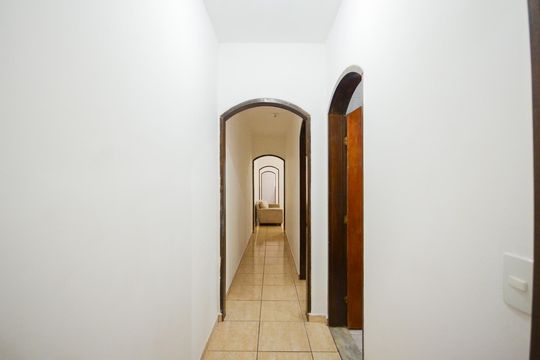 Corredor de casa para alugar com 1 quarto, 120m² em Jaraguá, São Paulo
