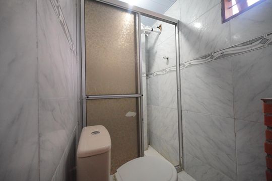 Banheiro  de apartamento para alugar com 2 quartos, 70m² em Canasvieiras, Florianópolis