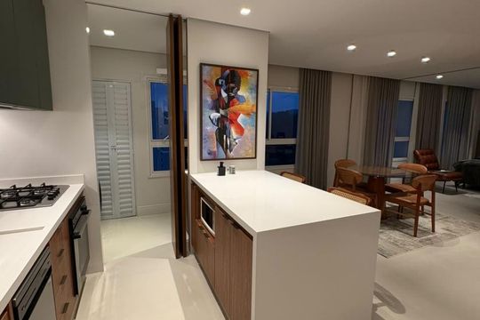 Cozinha de apartamento à venda com 1 quarto, 62m² em Melville Empresarial II, Barueri
