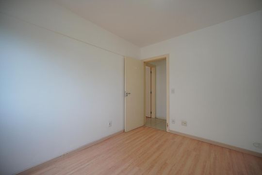 Quarto 2 de apartamento para alugar com 2 quartos, 76m² em Barreiros, São José
