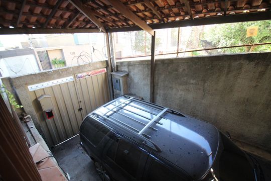 Garagem de casa à venda com 3 quartos, 378m² em Havaí, Belo Horizonte