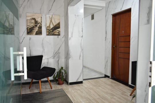 Hall de entrada de kitnet/studio para alugar com 0 quarto, 18m² em Planalto Paulista, São Paulo