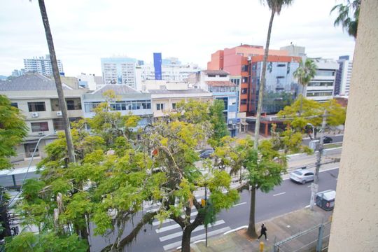 Varanda - Vista de apartamento para alugar com 2 quartos, 69m² em Petrópolis, Porto Alegre