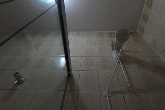 Banheiro de casa de condomínio para alugar com 2 quartos, 65m² em Santa Monica, Belo Horizonte