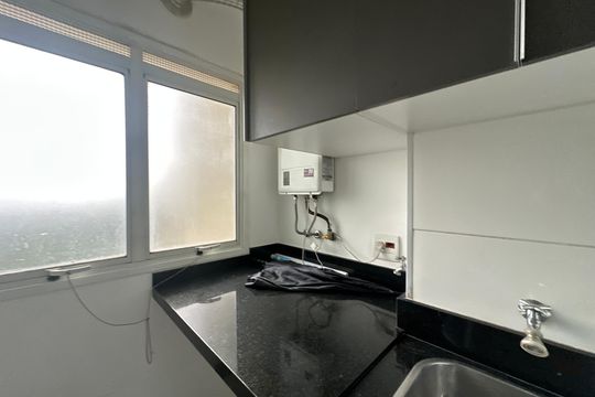 Área de Serviço de apartamento para alugar com 2 quartos, 67m² em Jardim Tupanci, Barueri