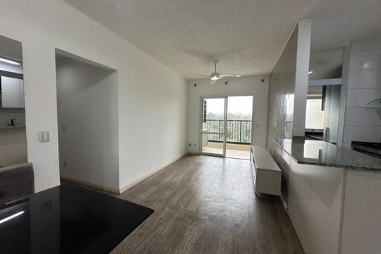 Apartamento para alugar com 2 quartos, 67m² em Jardim Tupanci, Barueri