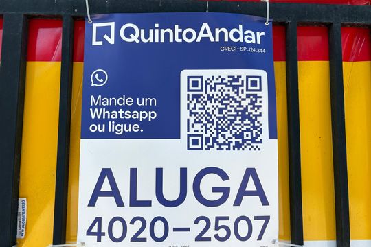 Placa de casa para alugar com 1 quarto, 40m² em Vila Serralheiro, São Paulo