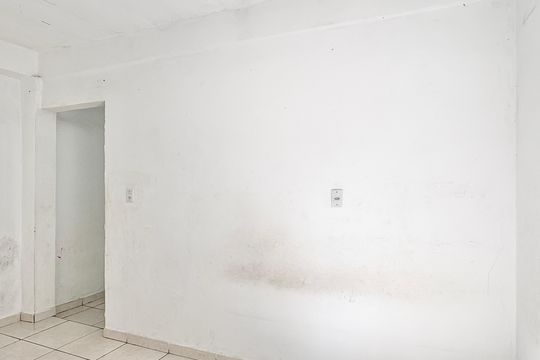 Quarto de casa para alugar com 1 quarto, 40m² em Vila Serralheiro, São Paulo
