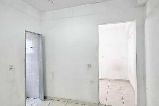Sala/Cozinha de casa para alugar com 1 quarto, 40m² em Vila Serralheiro, São Paulo