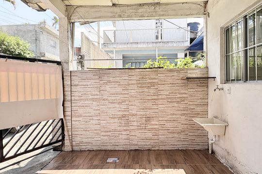 Área de Serviço de casa para alugar com 1 quarto, 40m² em Vila Serralheiro, São Paulo