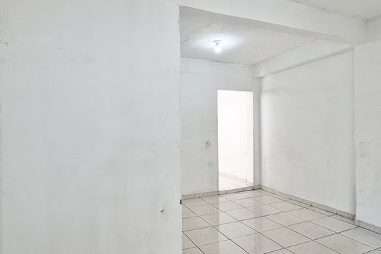 Cozinha de casa para alugar com 1 quarto, 40m² em Vila Serralheiro, São Paulo