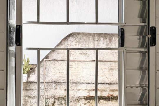 Vista do Quarto de casa para alugar com 1 quarto, 40m² em Vila Serralheiro, São Paulo