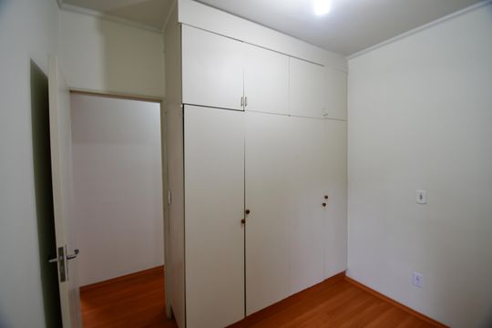 Quarto 1 de apartamento para alugar com 3 quartos, 93m² em Cambuí, Campinas