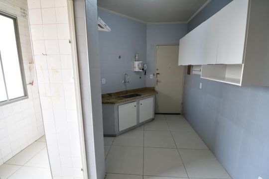 Cozinha de apartamento para alugar com 3 quartos, 93m² em Cambuí, Campinas