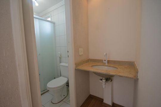 Banheiro de apartamento para alugar com 3 quartos, 60m² em Jaguaré, São Paulo