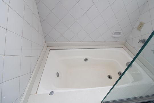 Banheiro da suíte de casa à venda com 3 quartos, 150m² em Cidade Dutra, São Paulo