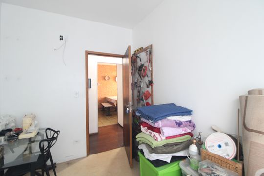 Quarto 2 de casa à venda com 3 quartos, 150m² em Cidade Dutra, São Paulo