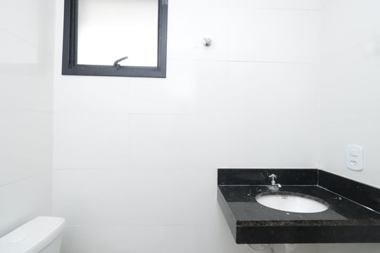 Banheiro de apartamento para alugar com 1 quarto, 38m² em Vila Esperança, São Paulo