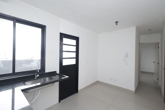 Sala/Cozinha de apartamento para alugar com 1 quarto, 38m² em Vila Esperança, São Paulo