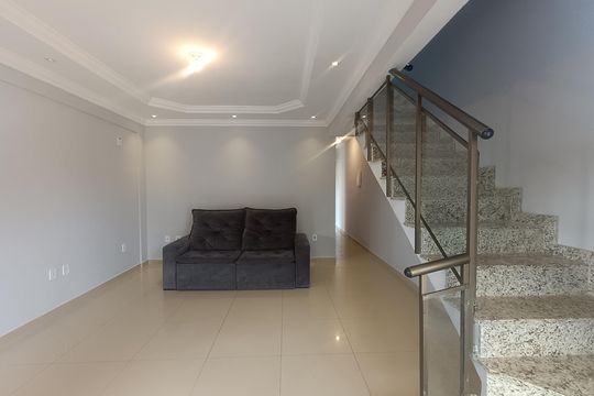 SALA de casa para alugar com 3 quartos, 148m² em Floresta das Gaivotas, Rio das Ostras