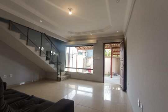 SALA de casa para alugar com 3 quartos, 148m² em Floresta das Gaivotas, Rio das Ostras
