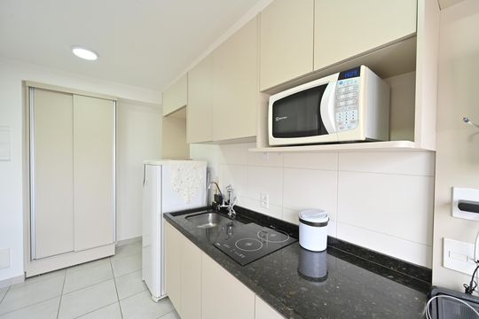 Cozinha de apartamento à venda com 1 quarto, 25m² em Vila Clementino, São Paulo