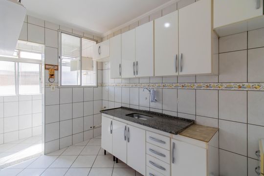 Cozinha de apartamento para alugar com 1 quarto, 54m² em Gopouva, Guarulhos