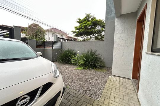 Garagem de casa para alugar com 3 quartos, 150m² em Rio Tavares, Florianópolis