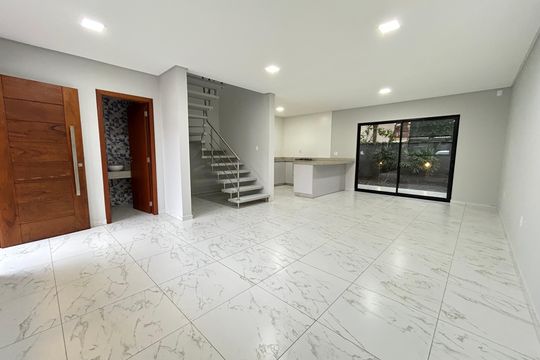 Casa para alugar com 3 quartos, 150m² em Rio Tavares, Florianópolis